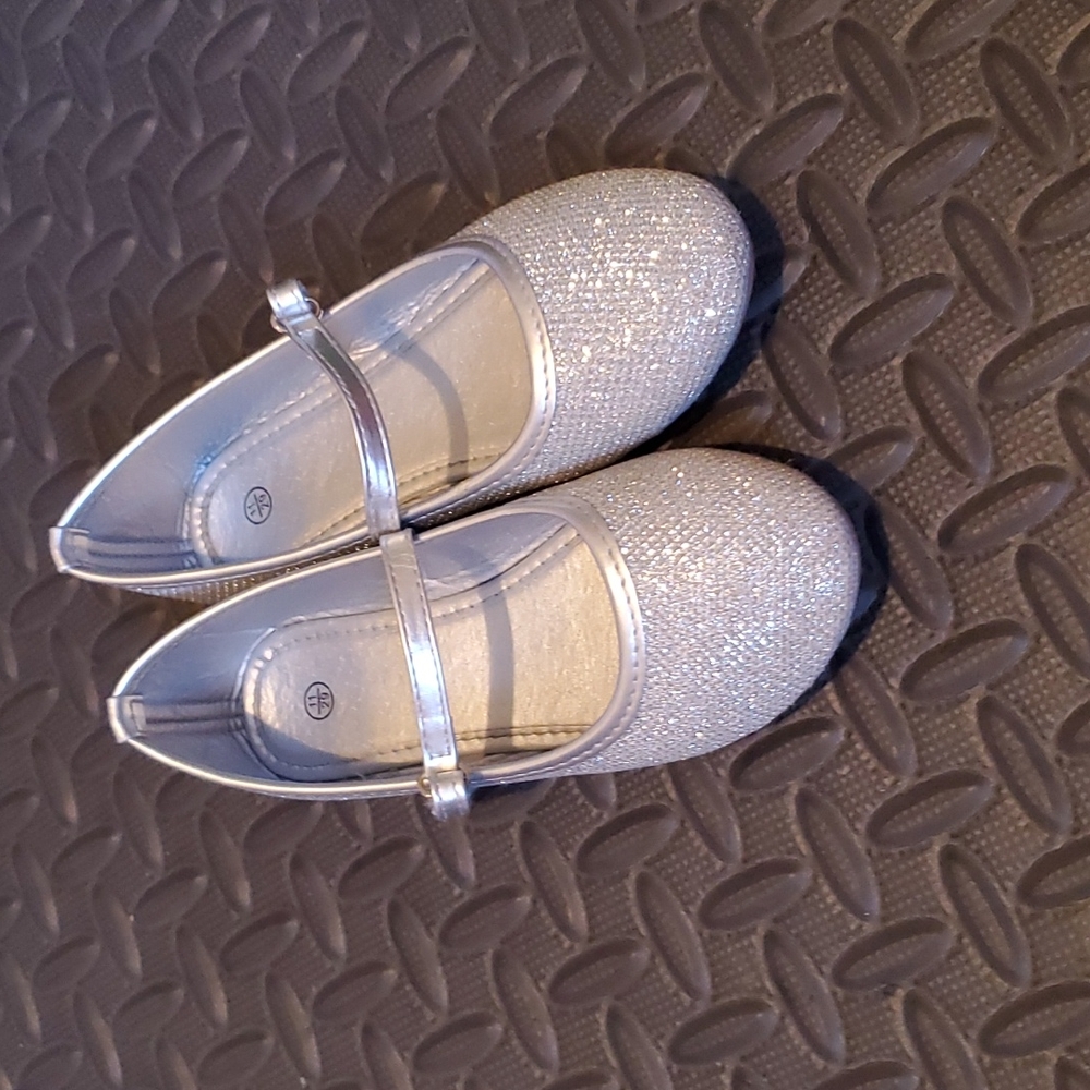 Toddler girls silver flats
